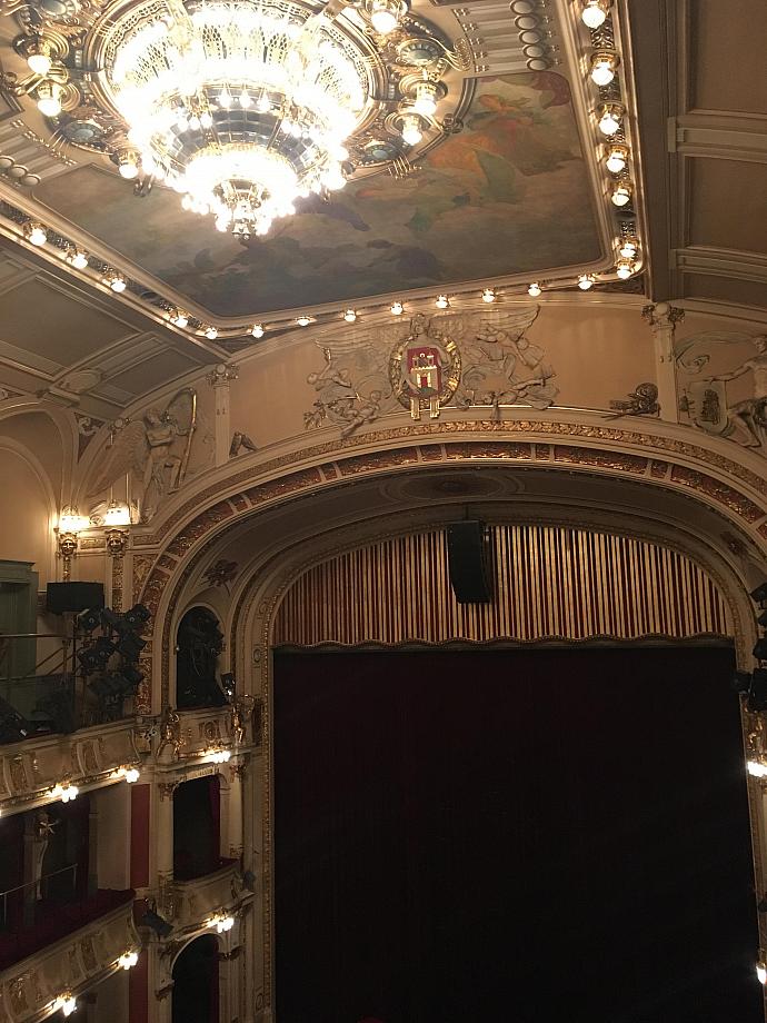 0C4DBC85-648B-4B77-8CDA-9C93F59E0304