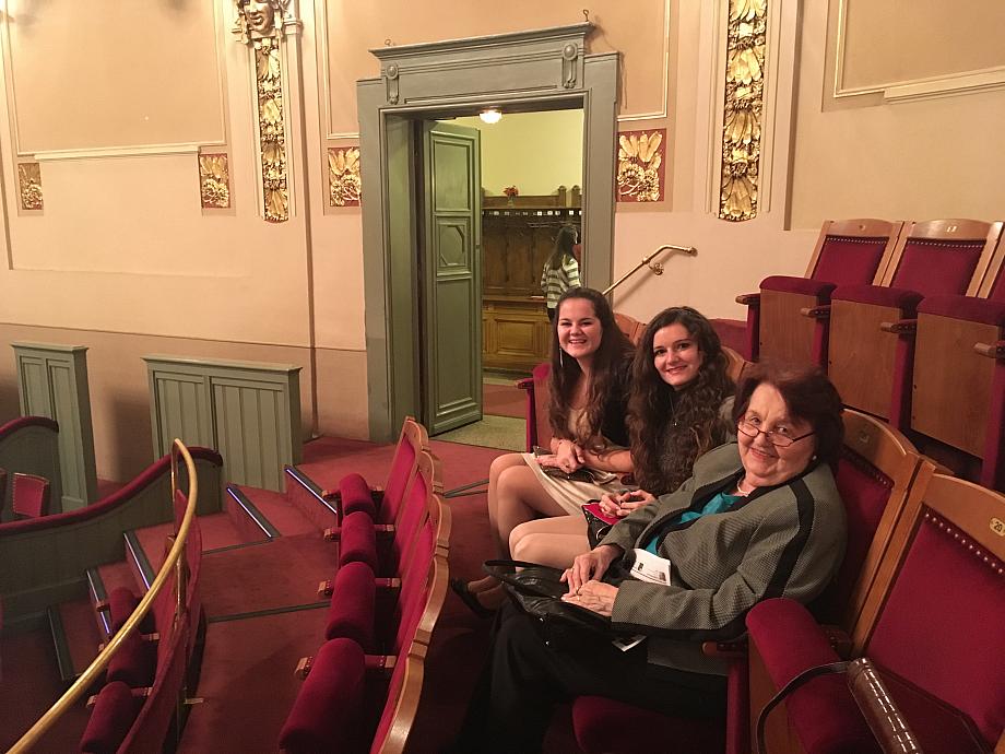 E68F65E8-E38C-4427-98BC-FE6664F8C306