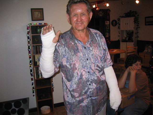 December 25, 2005 after midnight,
back from a hospital 074.jpg