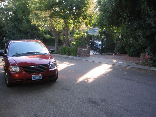 Elwis Presley used to live here IMG_4350.JPG