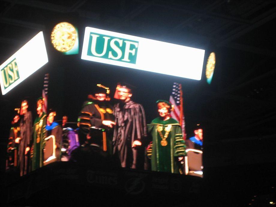 Chrisropher Dvorak Leyva  Bachelor of Fine Arts Degree in Grafic Design....IMG 4069