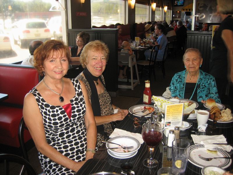 30. zari - 9/30 Lucy's birthday  IMG 6189