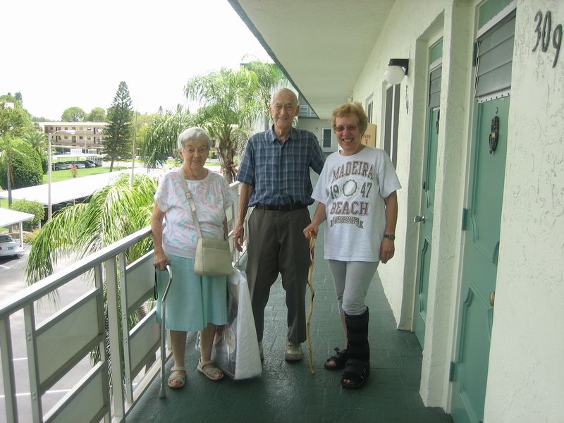 7/30 Our friendly neighbours  IMG 5667