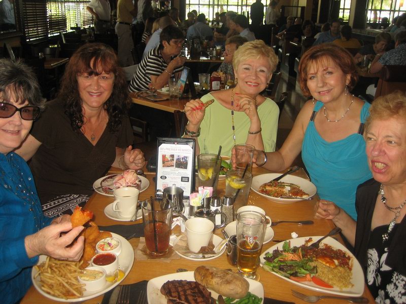 aaaaaopet nase skupinka "devcat" slavi Gina narozeniny  IMG 5683