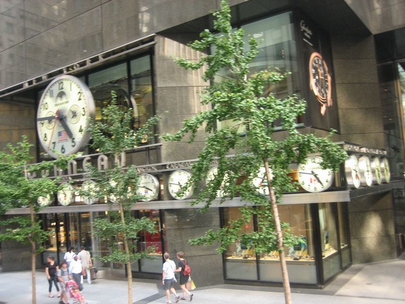 Clocks showing time around the world  IMG 5946