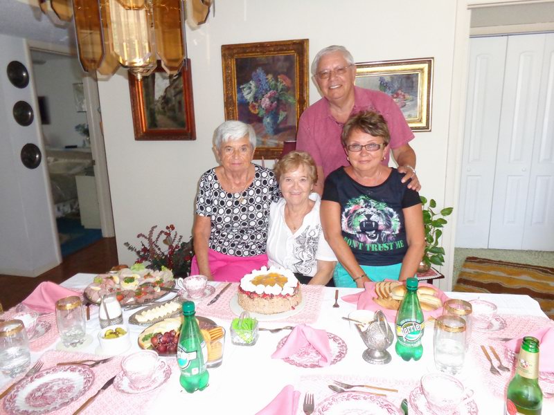 Bozenka mi udelala moc dobry dort!!!!! Vladka a Karel, DSC00157