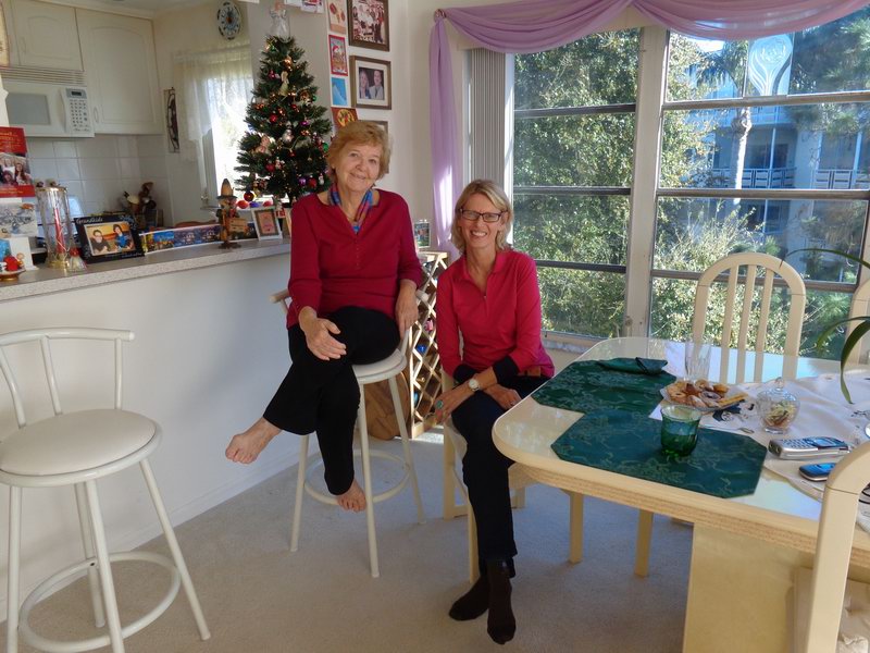 7.1.2015  Jana Pulton nas navstivila pred odjezdem do CZ....Privezla plno knizek.. DSC00355