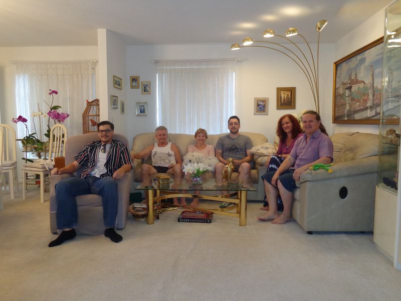 Rodinka zase pohromadĕ/Our family complete DSC00623