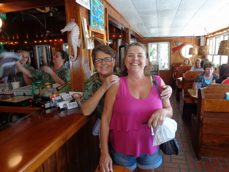 Denise a jeji sestra barmanka DSC00699