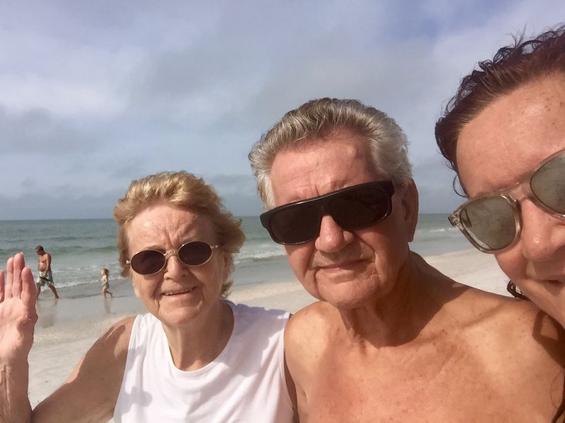 DSC06987 New Year's beach visit