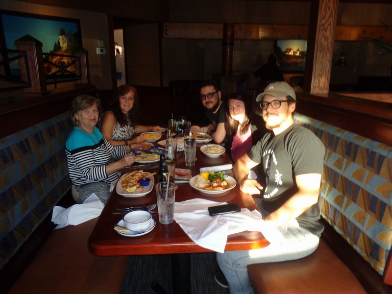 Chris nas pozval na Den Matek do vyborne Red lobster restaurace. DSC07877 Apr 17, 2017