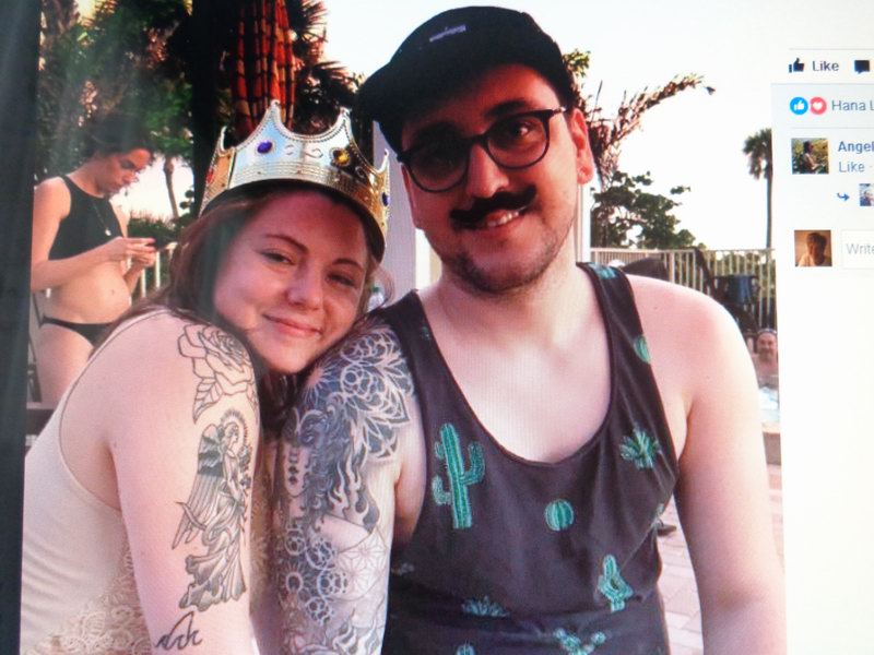 Chris a jeho pritelkyne Angela, maskarni???  DSC07950