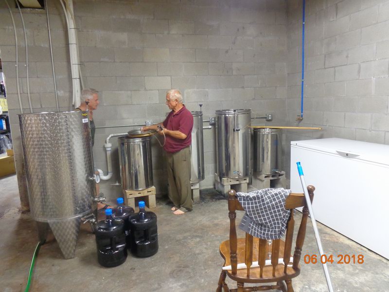 Lojzik's vine cellar DSC08987