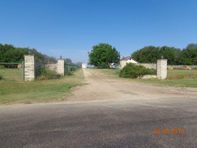 Lojzik's Ranch Entrance DSC08993