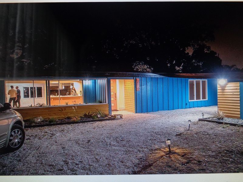 Chris si koupil dum...Chris' and Amanda's new house