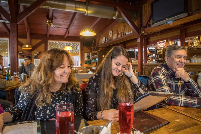 Praha Michle, Restaurace