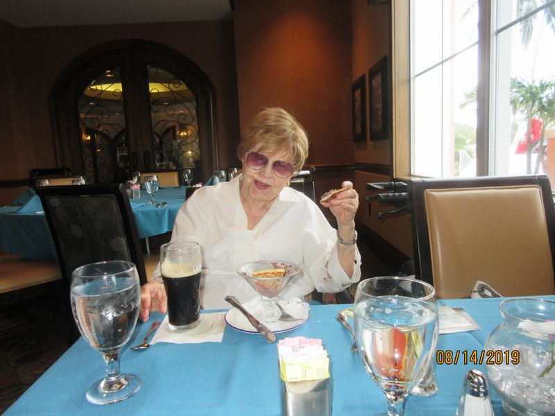 Lunch with Mrs Rahall/Jirinka na obede s pani Rahall