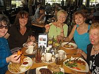 aaaaaopet nase skupinka "devcat" slavi Gina narozeniny  IMG 5683