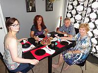 Ostuda, zapomela jsem svicky na dort....Ale dort byl dobry...DSC00123