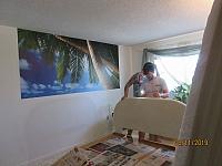 Chris and Josh put a new Wallpaper in our bedroom/Chris a Josh davaji novou tapetu v nasi loznici